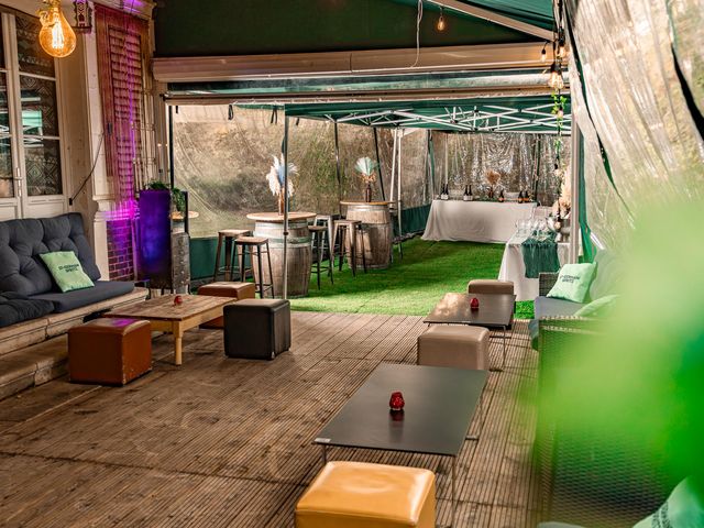 Les Pieds dans l'Herbe La Terrasse INCA