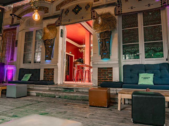 Les Pieds dans l'Herbe La Terrasse INCA